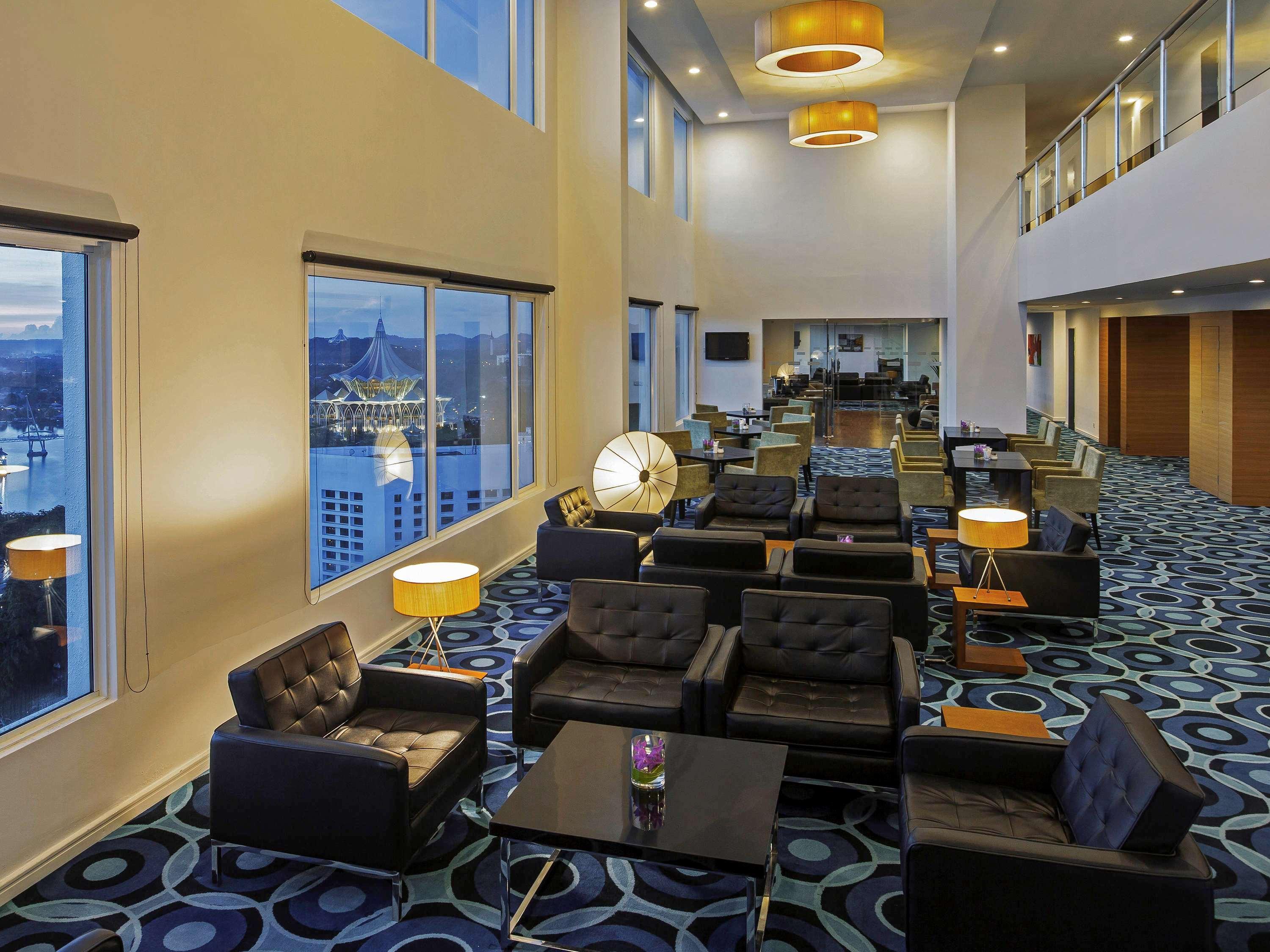 Pullman Kuching Hotel Ngoại thất bức ảnh The lounge at the airport