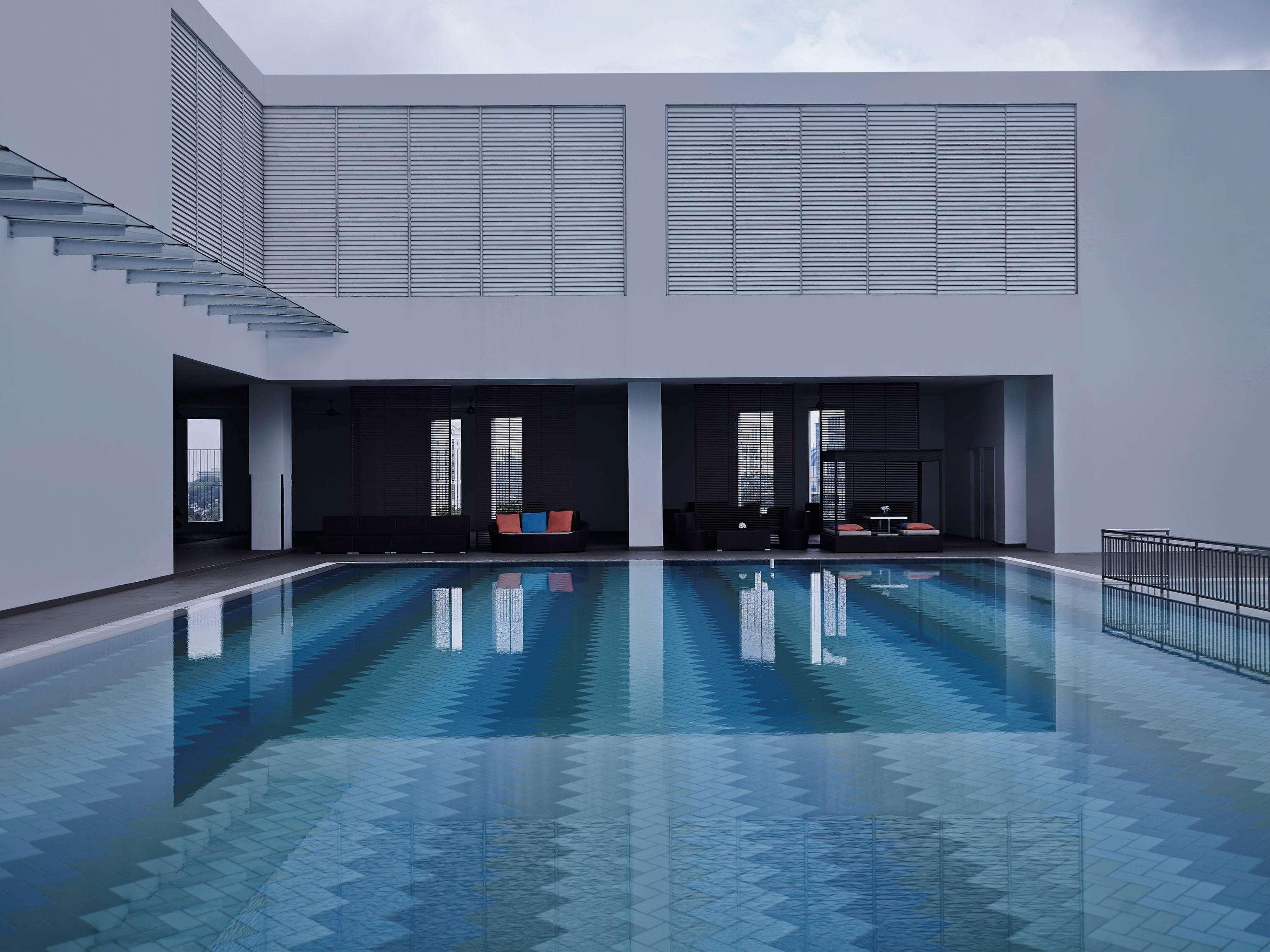Pullman Kuching Hotel Ngoại thất bức ảnh The swimming pool