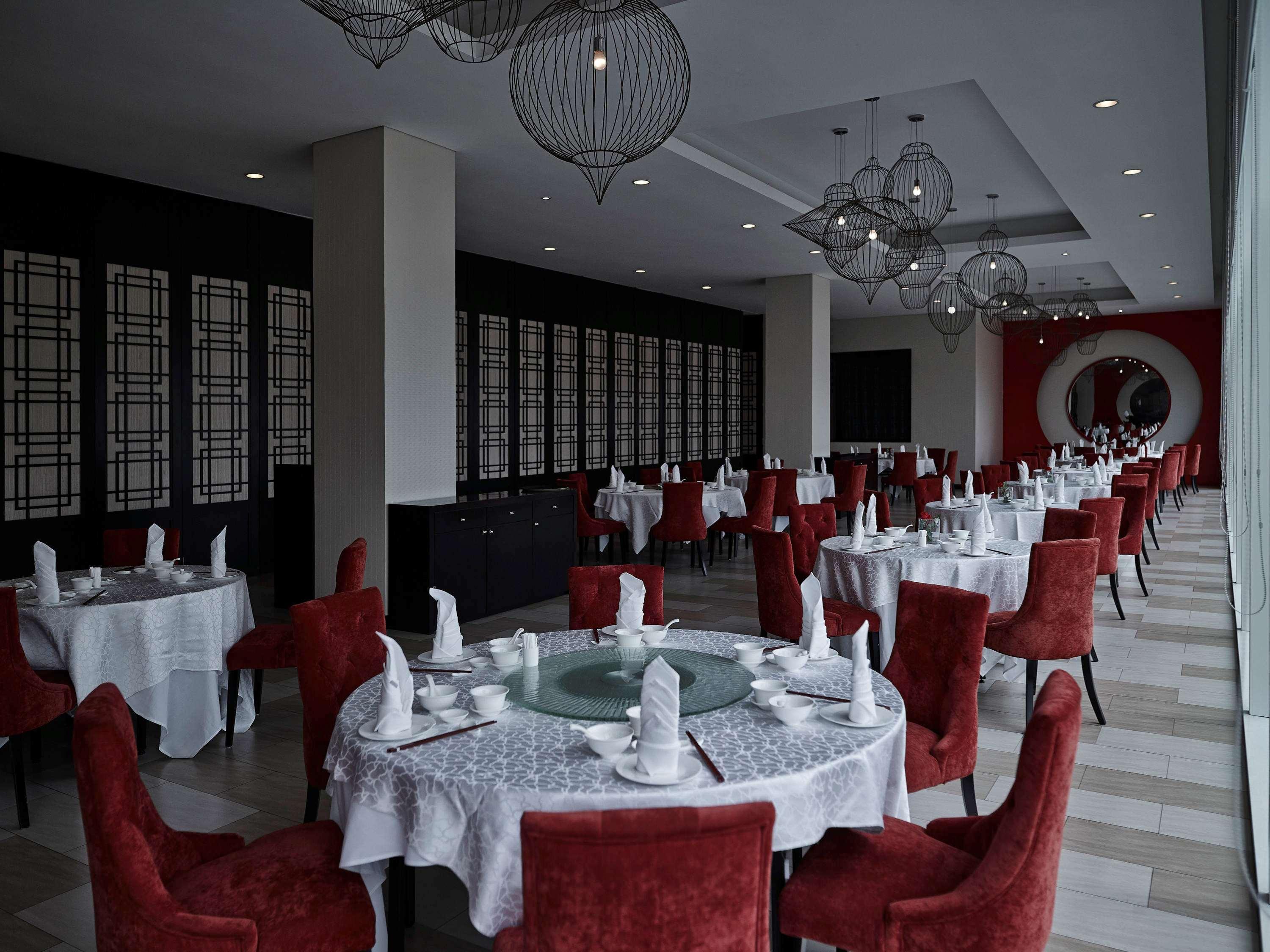 Pullman Kuching Hotel Ngoại thất bức ảnh Interior of the restaurant