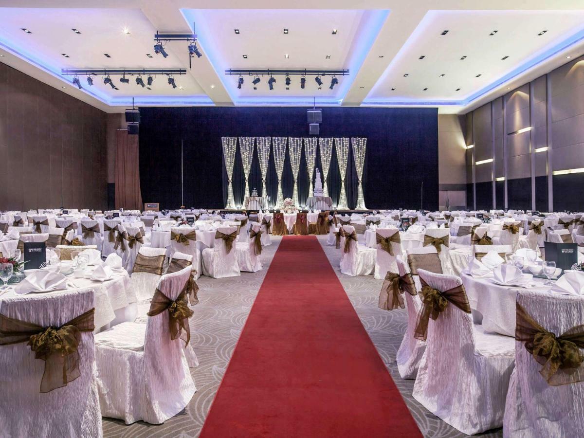 Pullman Kuching Hotel Ngoại thất bức ảnh The ballroom of the hotel