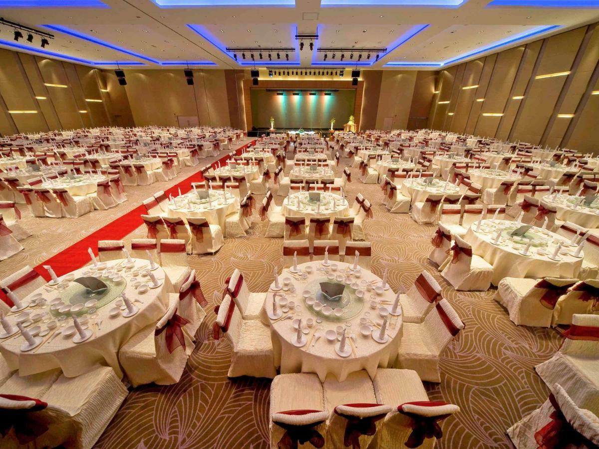 Pullman Kuching Hotel Ngoại thất bức ảnh The Grand Ballroom